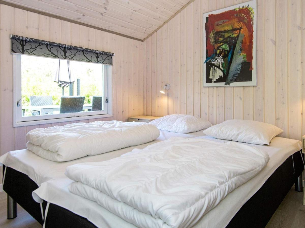 8 Person Holiday Home In Hejls Ngoại thất bức ảnh